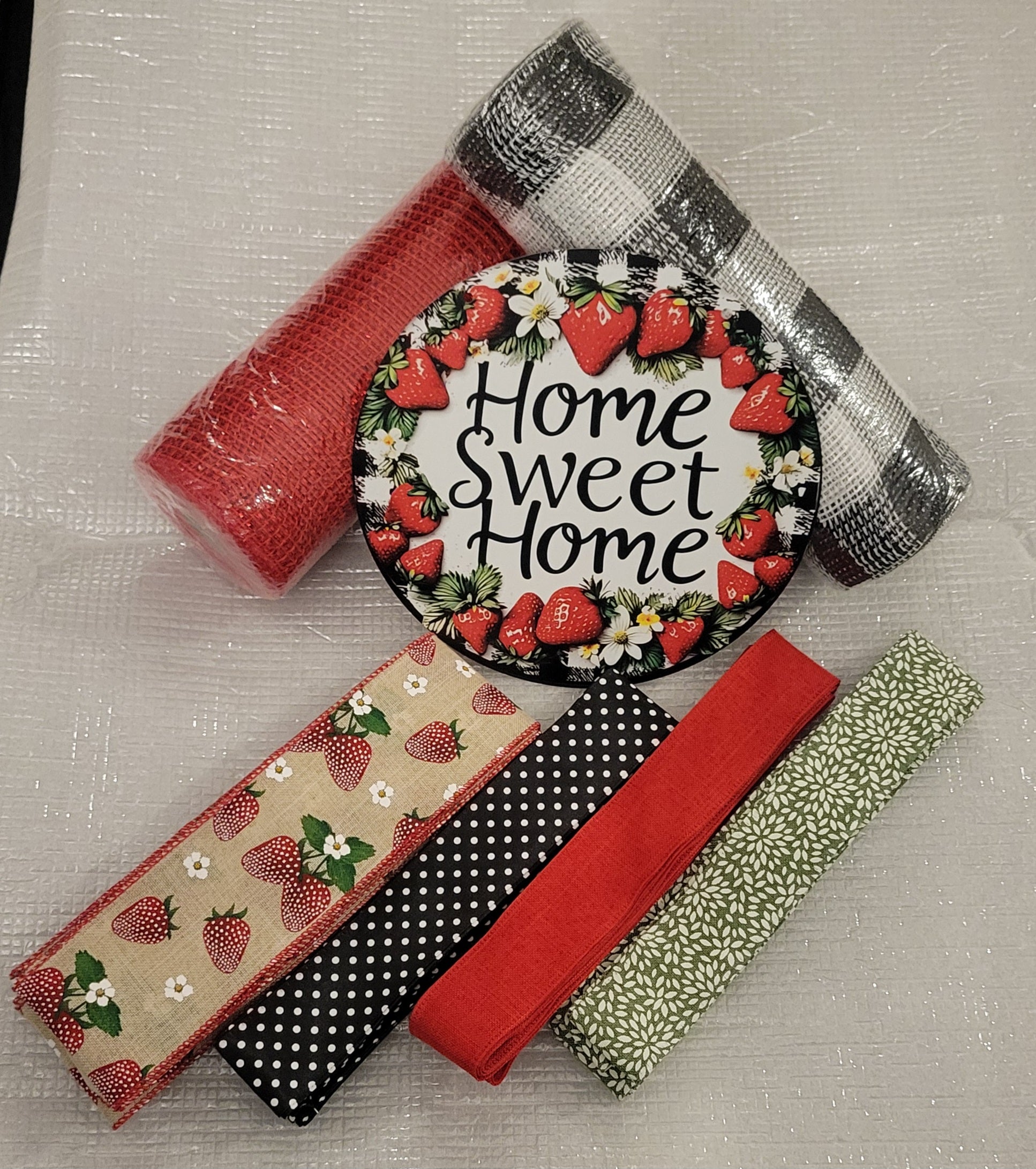 Home Sweet Home Strawberry Wreath Kit – Standard DIY Kit with 8" Metal Sign