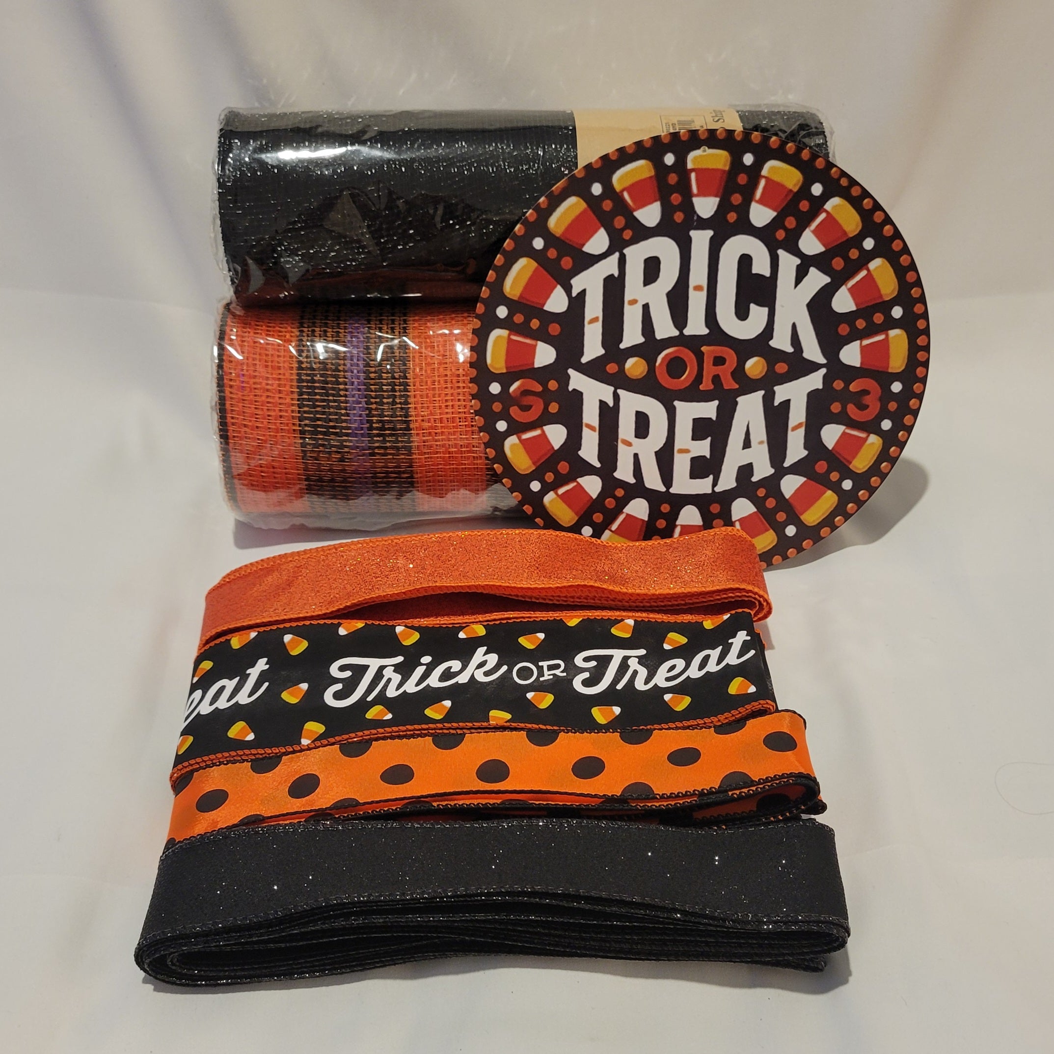 "Trick or Treat" and Candy Corn– Standard DIY Wreath Kit with 8" Sign